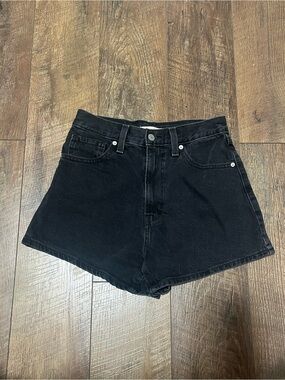 Black Levi’s Denim Shorts